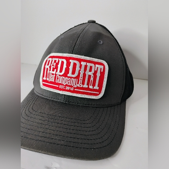 Red Dirt Men's Embroidered Logo Tag Patch Mesh Trucker Cap Adjustable - Picture 2 of 8